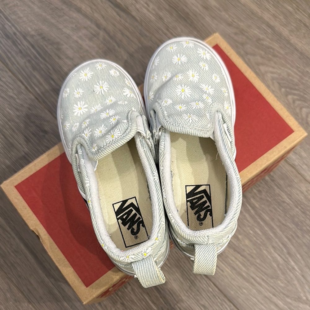 Vans Kids Slip-On Shoes - Light Green with Daisies